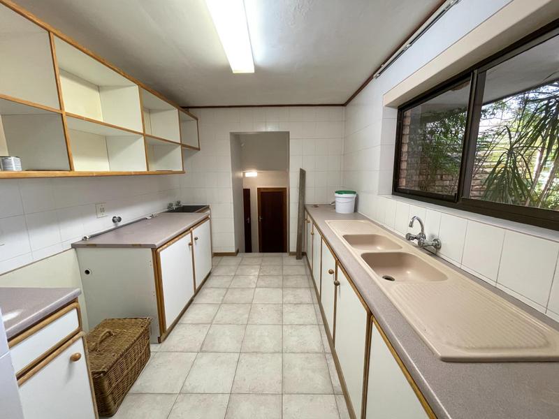 6 Bedroom Property for Sale in Panorama Western Cape